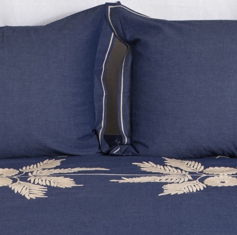Dekbedovertrek Nordic Flowers, jeansbleu,bloem geborduurd,240,260x200_220 cm,Dutch Boudoir
